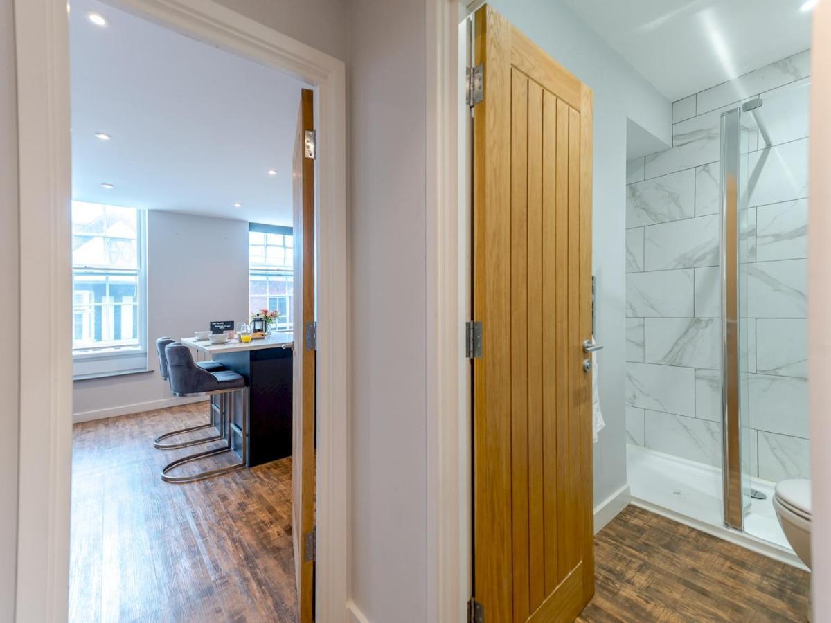 Pass The Keys 5B One Bedrom Central Modern Apartment Shrewsbury Exterior photo